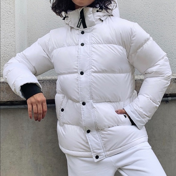 TNA SUPER PUFF HIGH GLOSS WHITE - Picture 1 of 4